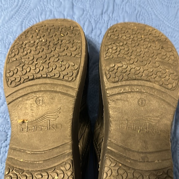 Dansko Clogs. Size 41. Size 11 is this size. - Picture 4 of 7